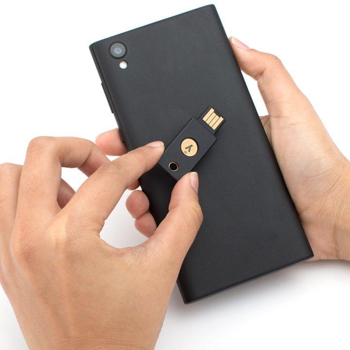 Yubico Sicherheitsschlüssel YubiKey 5 NFC / 100870 Schwarz