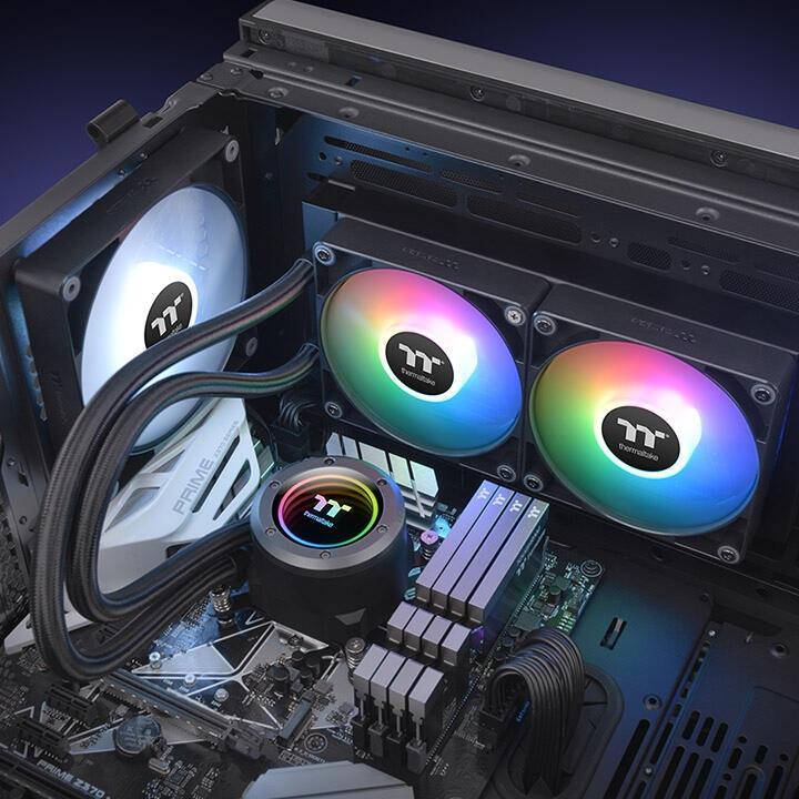 Thermaltake Wasserkühlung TH240 ARGB Sync V2 / CL-W361-PL12SW-A Schwarz