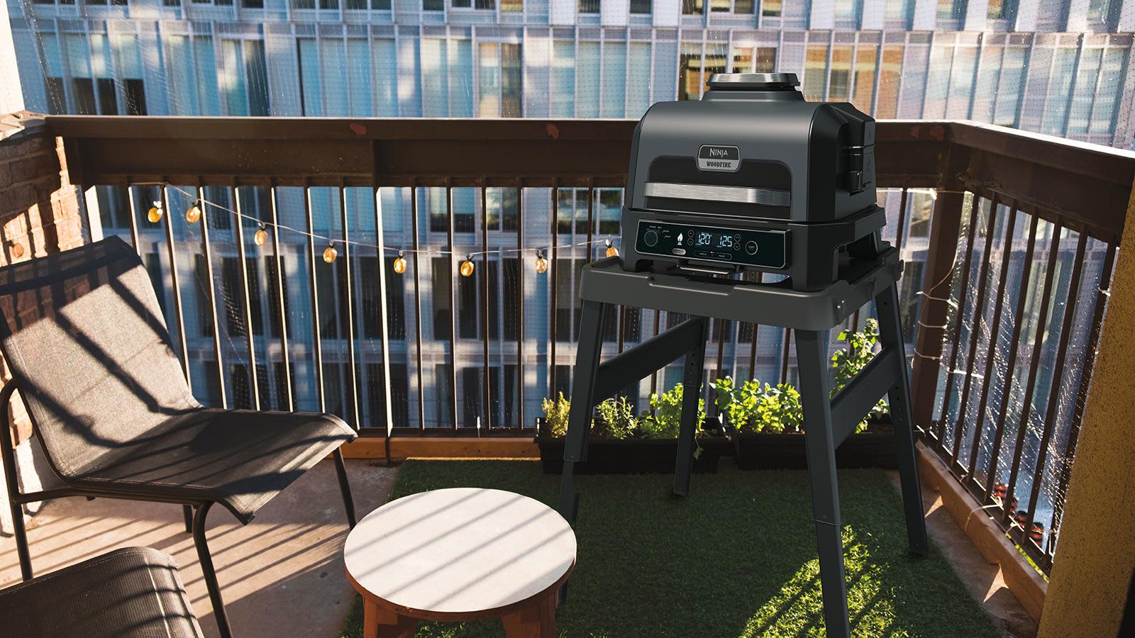 SharkNinja elektrischer Grill Ninja Woodfire Pro XL / OG850EU Schwarz, Grau