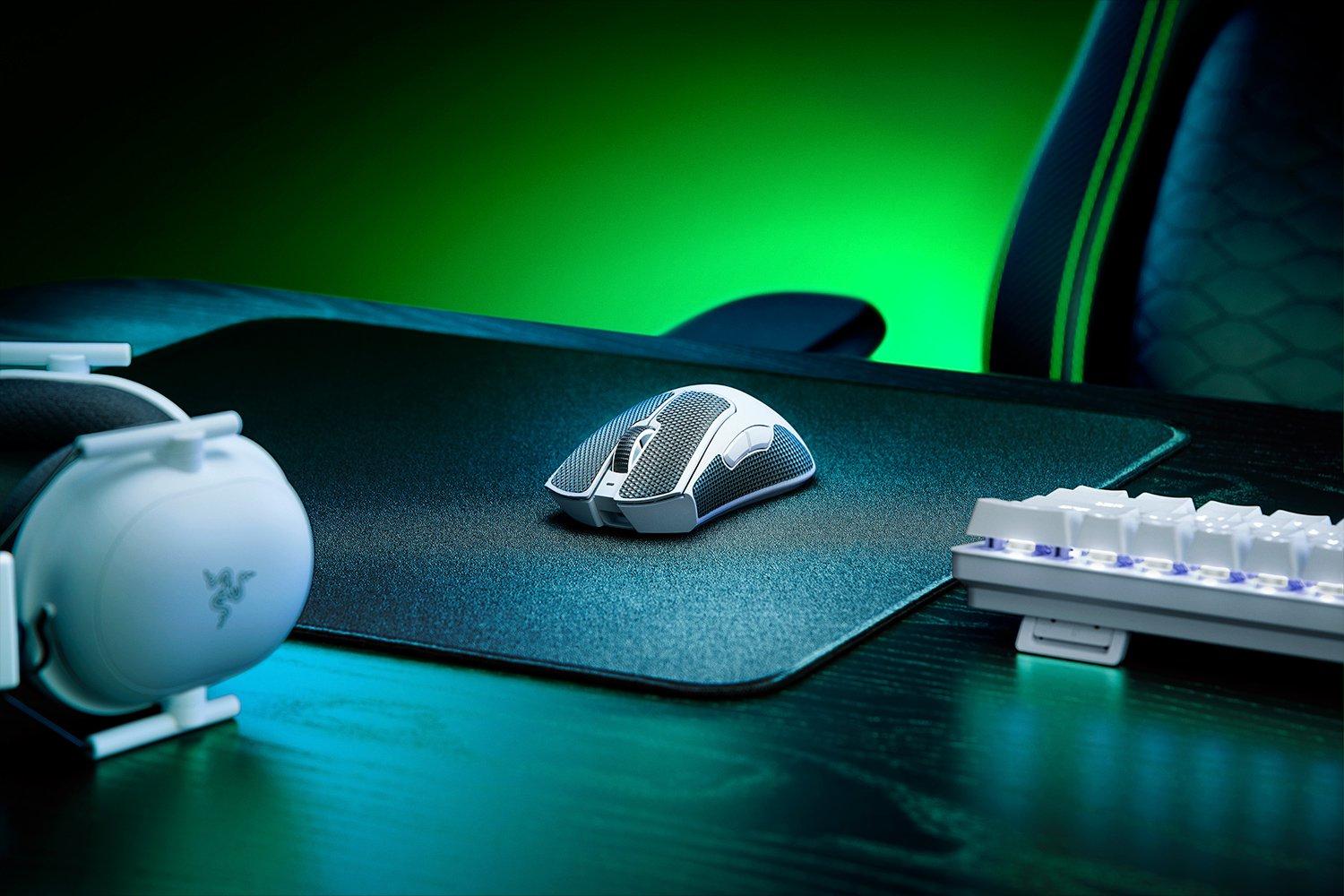Razer Maus DeathAdder V3 Pro / RZ01-04630200-R3G1 Weiß