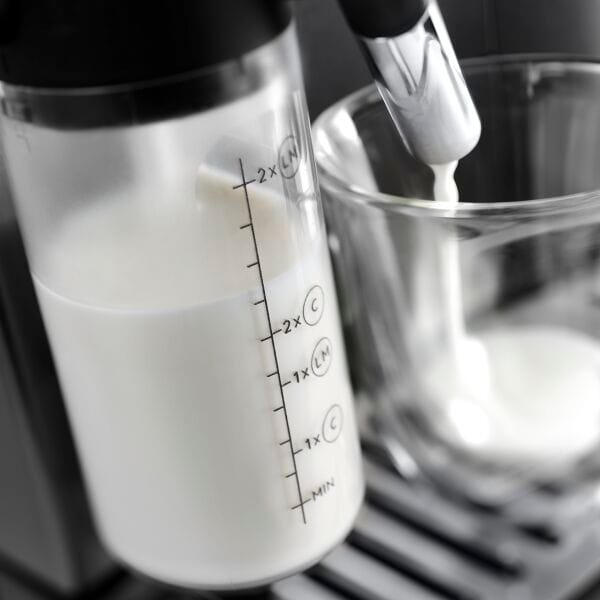 De’Longhi Macchina da caffè completamente automatica Magnifica Evo Milk / ECAM290.81.TB Nero, titanio