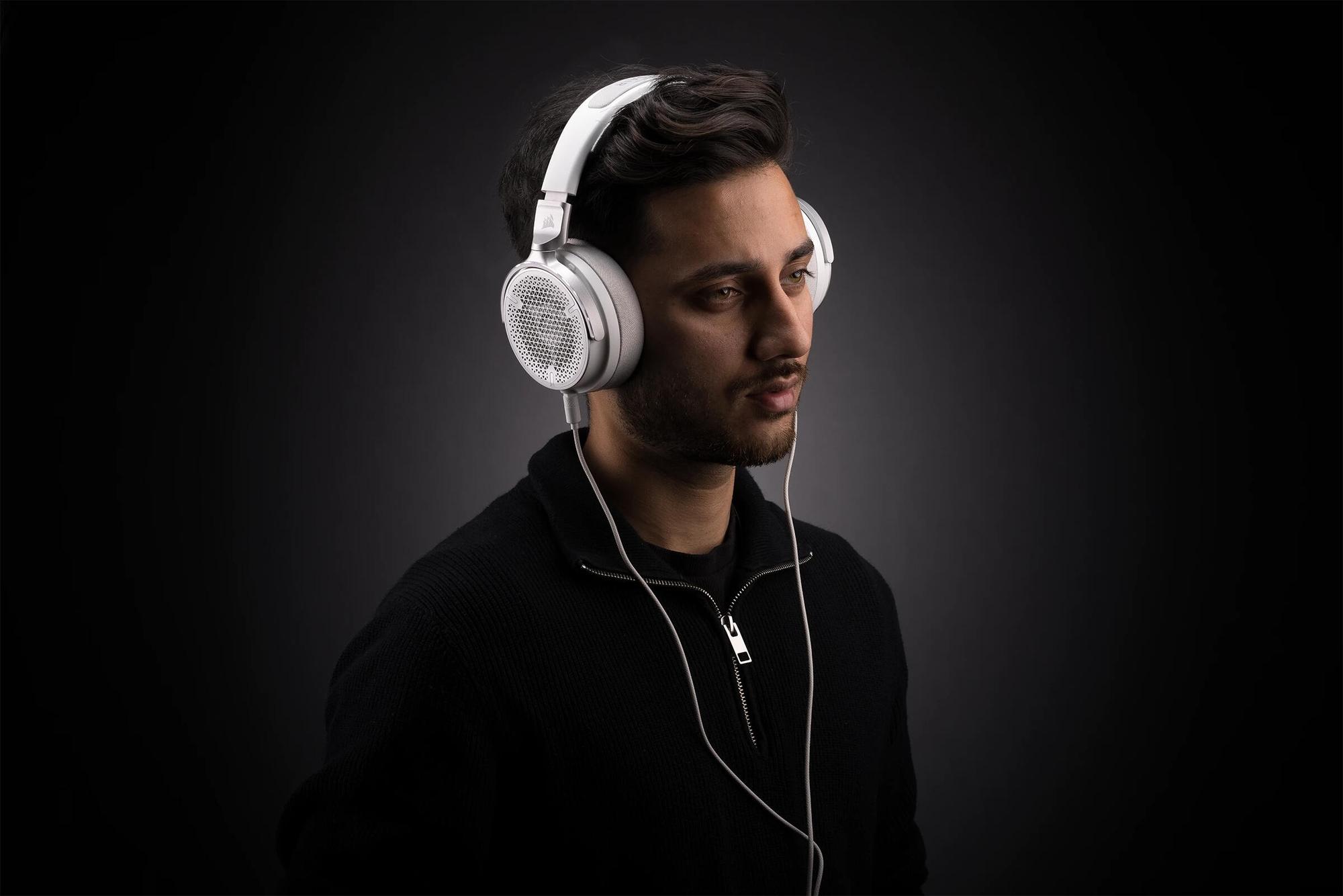 Corsair Headset Virtuoso Pro / CA-9011371-EU Weiß