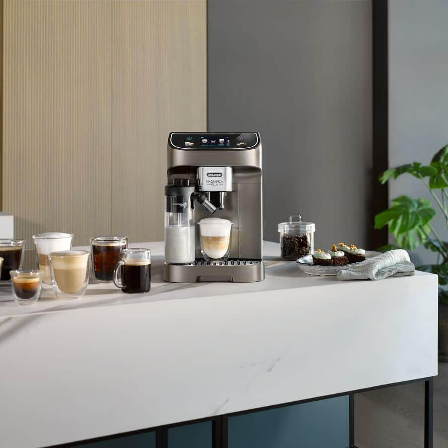De’Longhi Macchina da caffè completamente automatica Magnifica Plus / ECAM320.70.TB Nero, grigio