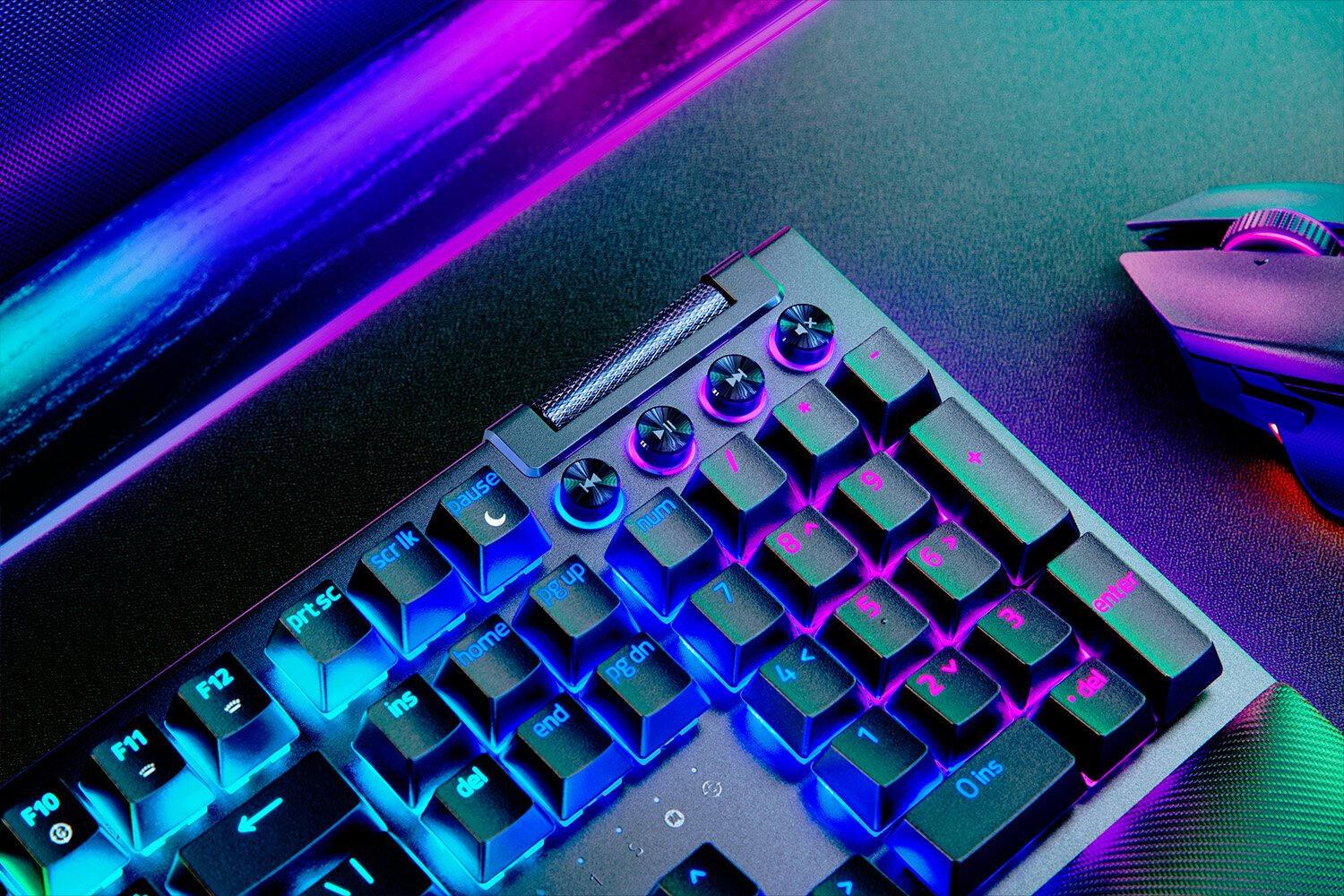 Razer Tastiera BlackWidow V4 Pro / RZ03-04680100-R3M1 Nero