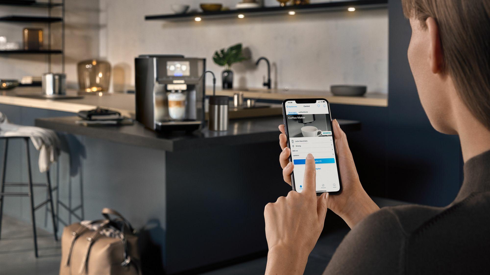 Siemens Máquina de café totalmente automática EQ.700 classic / TP715D01 Gris