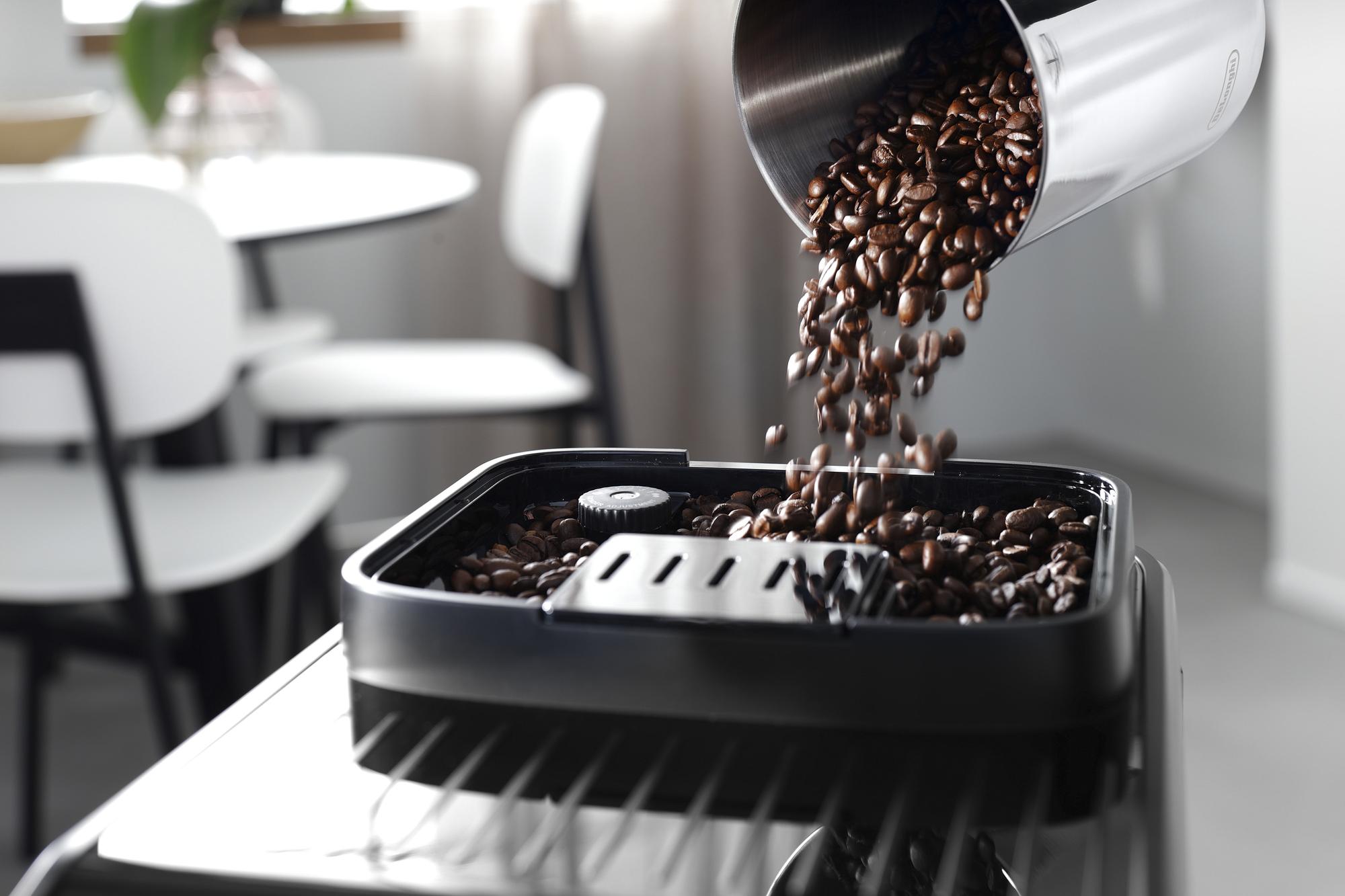 De’Longhi Kaffeevollautomat Magnifica Evo / ECAM290.21.B Schwarz