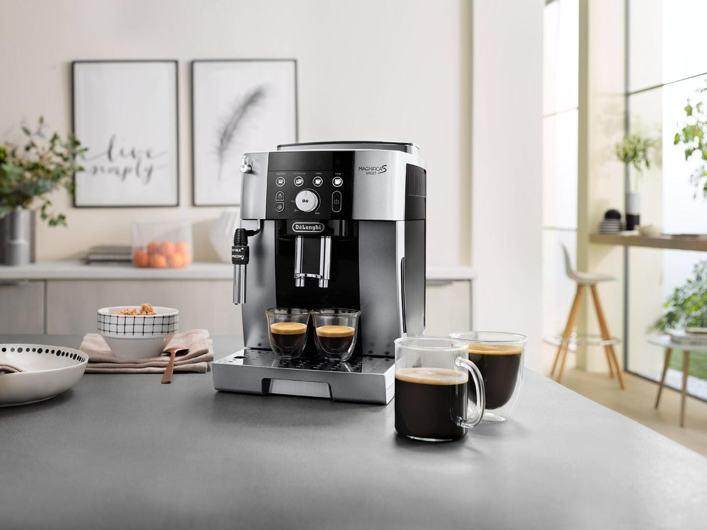 De’Longhi Macchina da caffè completamente automatica Magnifica S Smart ECAM250.23SB / ECAM250.23.SB Nero, argento Standard