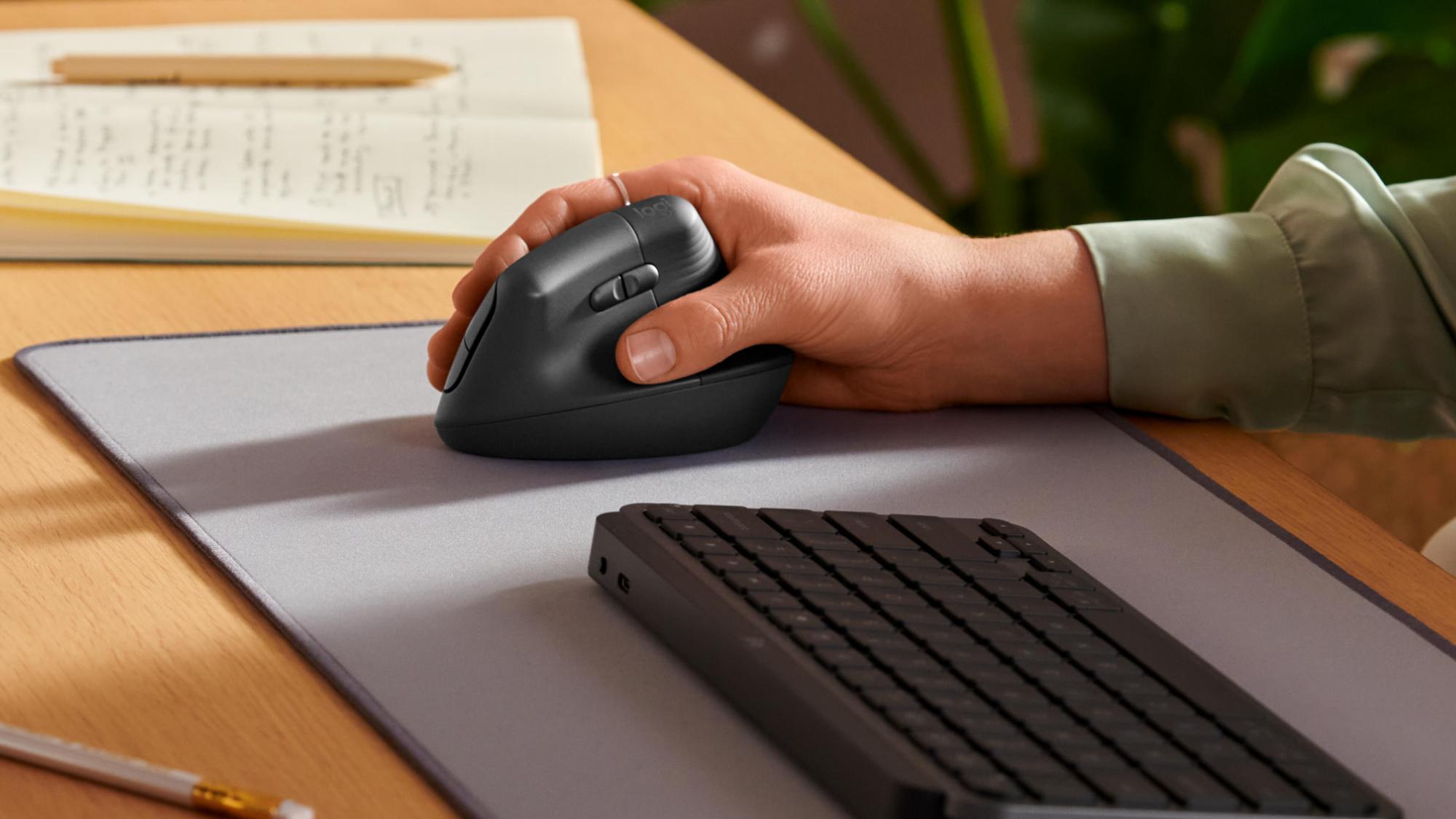 Logitech Ratón Lift Vertical / 910-006473 Grafito