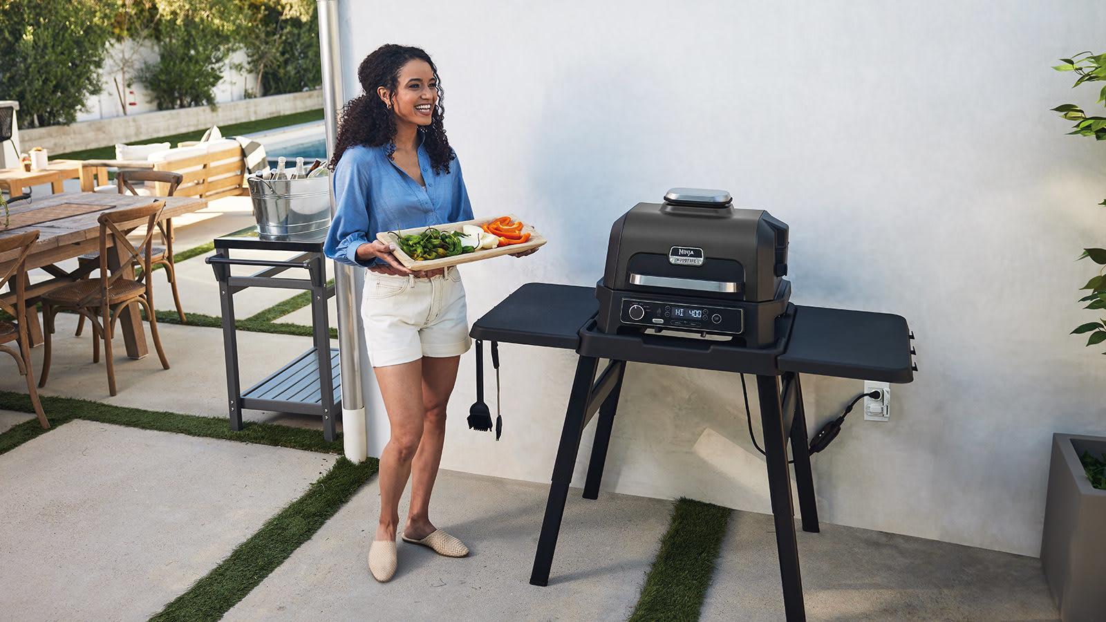 SharkNinja elektrischer Grill Ninja Woodfire Pro XL / OG850EU Schwarz, Grau