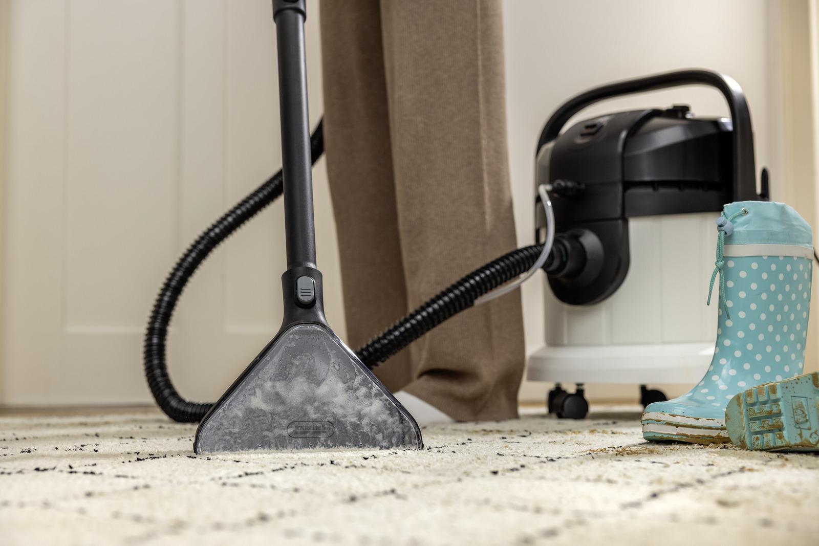 Kärcher Staubsauger SE 4 Plus / 1.081-170.0 Schwarz, Weiß