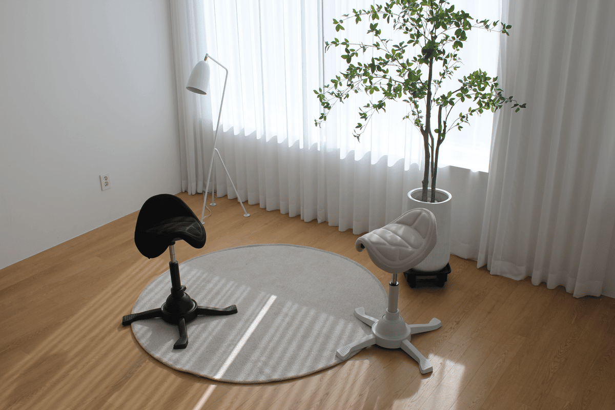 UP UP Büromöbel Saddle Chair black / TORONTO SCBK Schwarz UP UP Büromöbel Saddle Chair black / TORONTO SCBK Schwarz