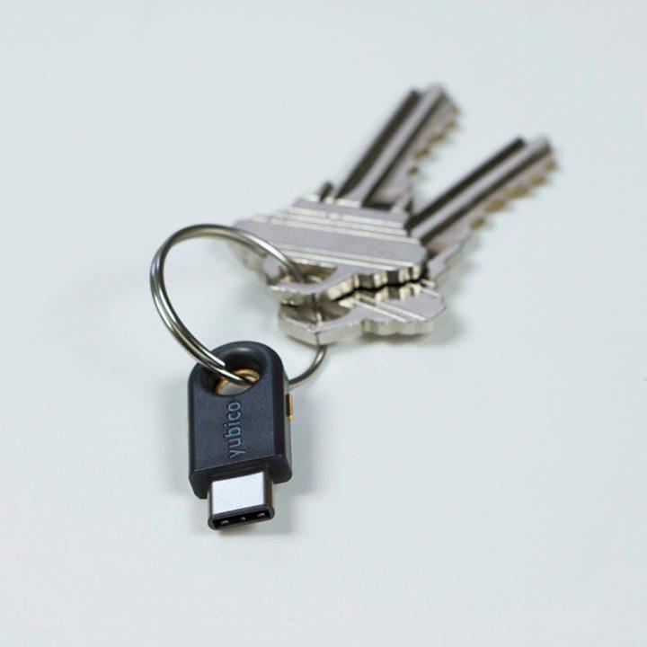 Yubico Clave de seguridad YubiKey 5C / 100886 Negro