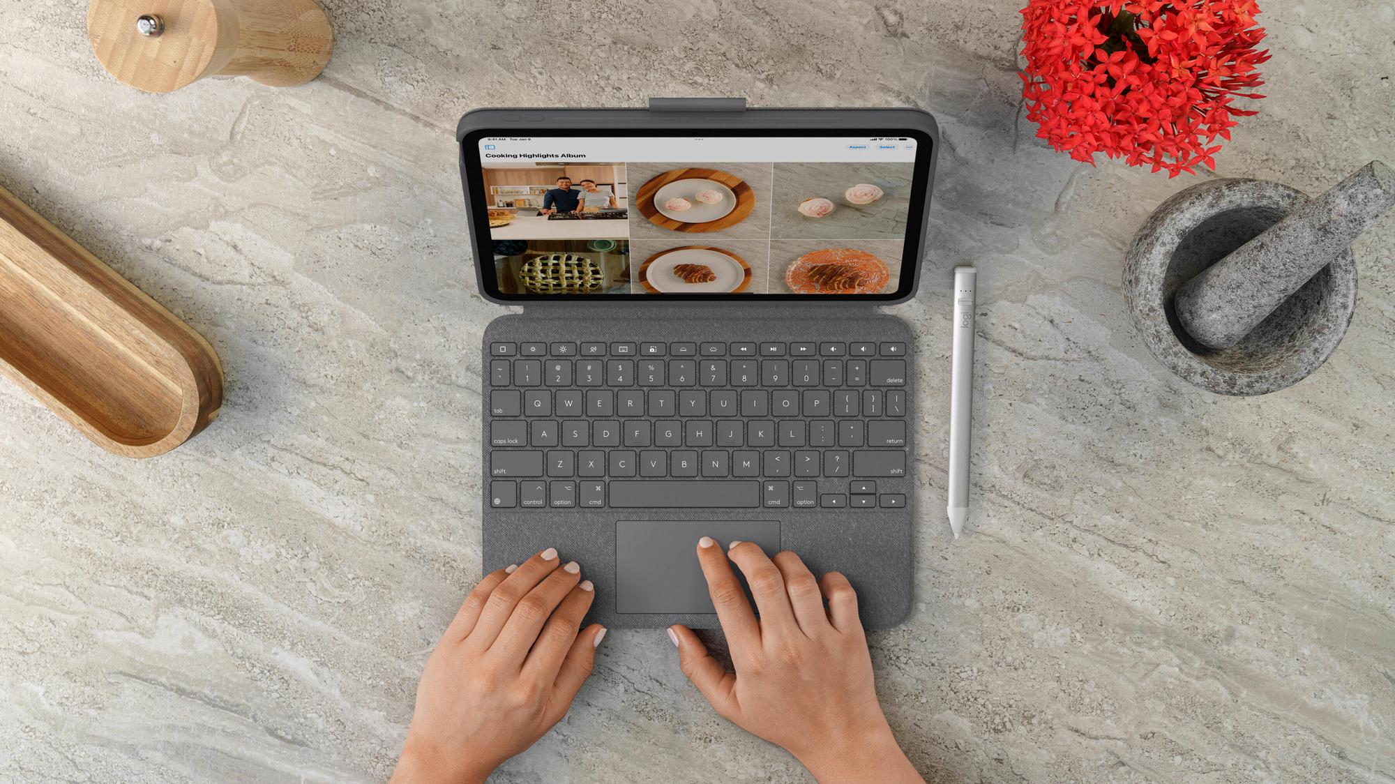 Logitech Cover and keyboard Combo Touch für iPad 11" DE / 920-011435 Grey