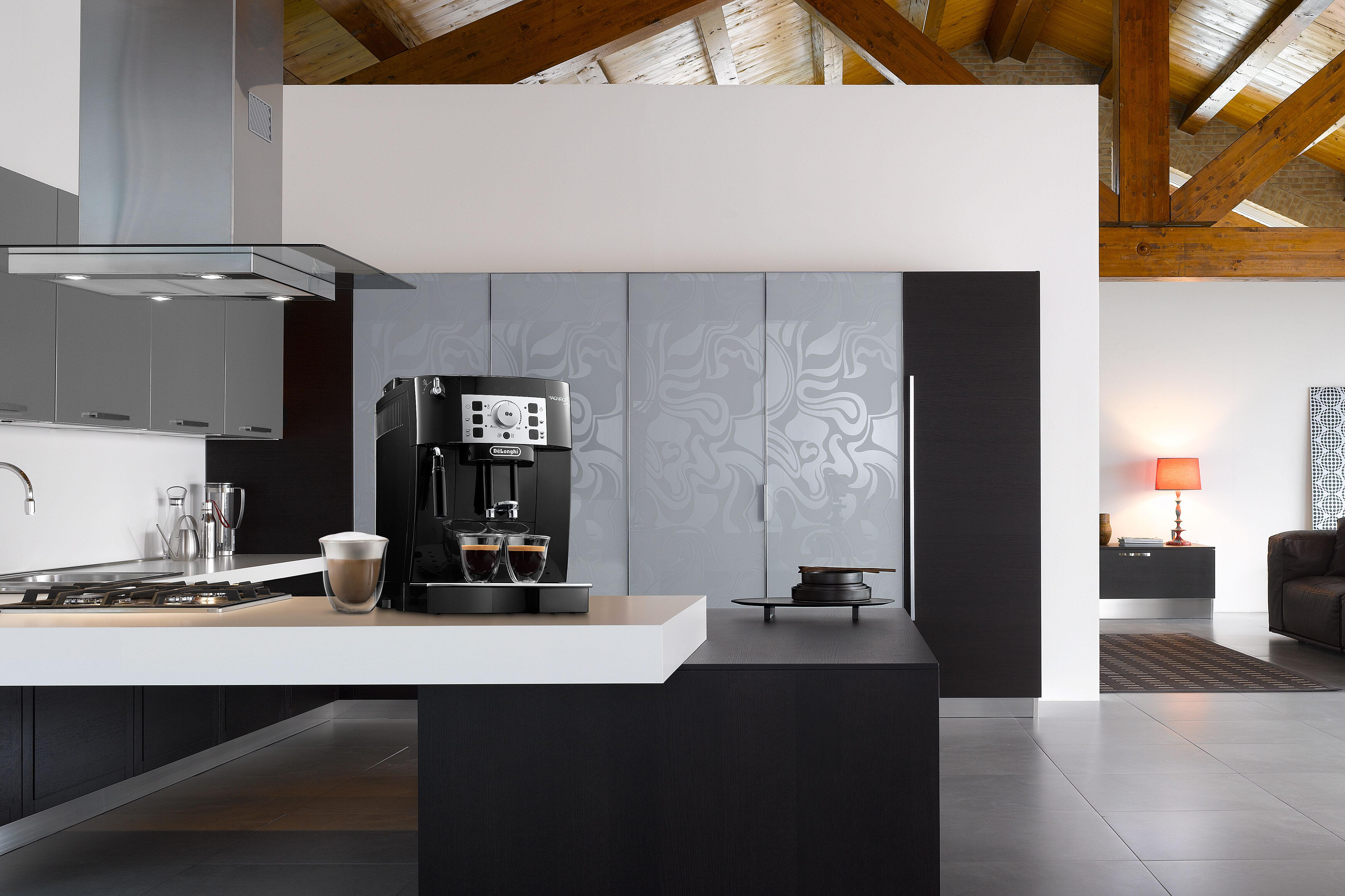 De’Longhi Macchina da caffè completamente automatica ECAM22.115.B / ECAM22.115.B Nero