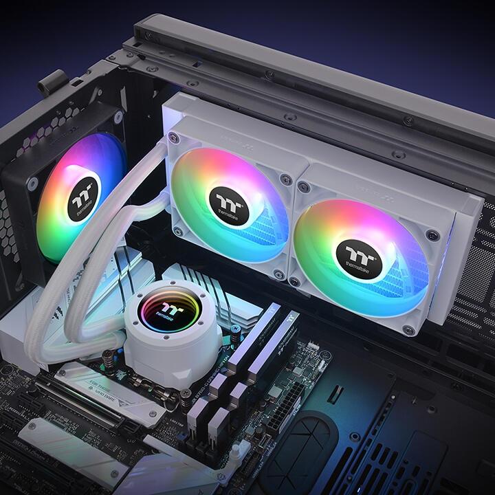 Thermaltake Wasserkühlung TH240 V2 ARGB Sync / CL-W364-PL12SW-A Weiß