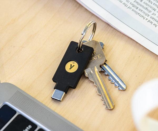 Yubico Clave de seguridad YubiKey 5C NFC / 100918 Negro