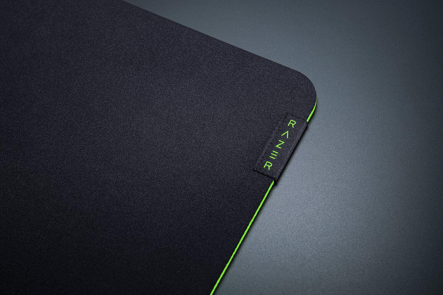 Razer Alfombrilla de ratón Gigantus V2 / RZ02-03330400-R3M1 Negro, verde