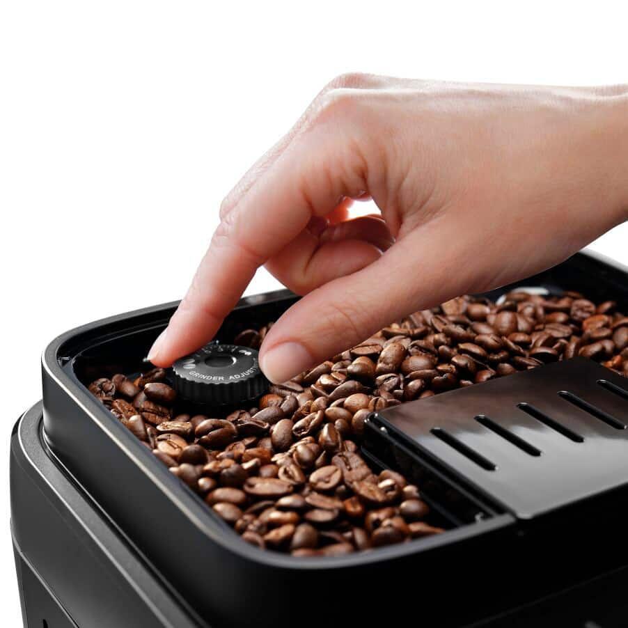 De’Longhi Kaffeevollautomat Magnifica Evo Next / ECAM310.60.GB Schwarz 6.1 cm (2.4")