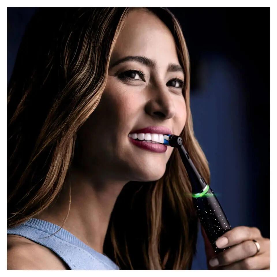 Oral-B Spazzolino da denti IO10NBK / 435587 Nero