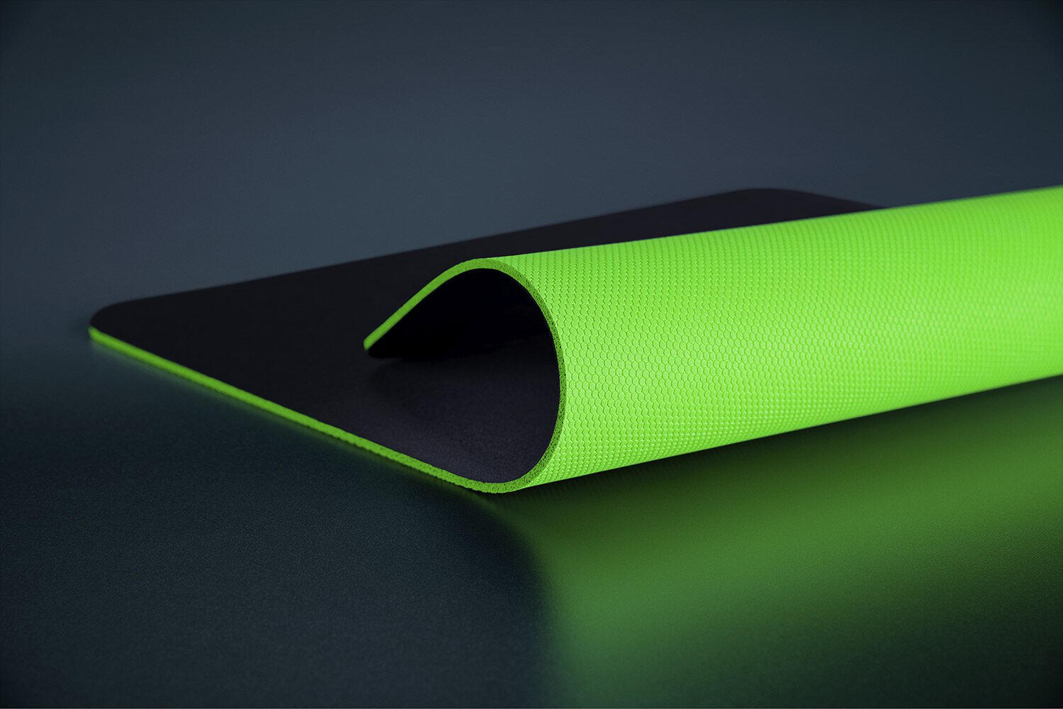 Razer Alfombrilla de ratón Gigantus V2 / RZ02-03330400-R3M1 Negro, verde
