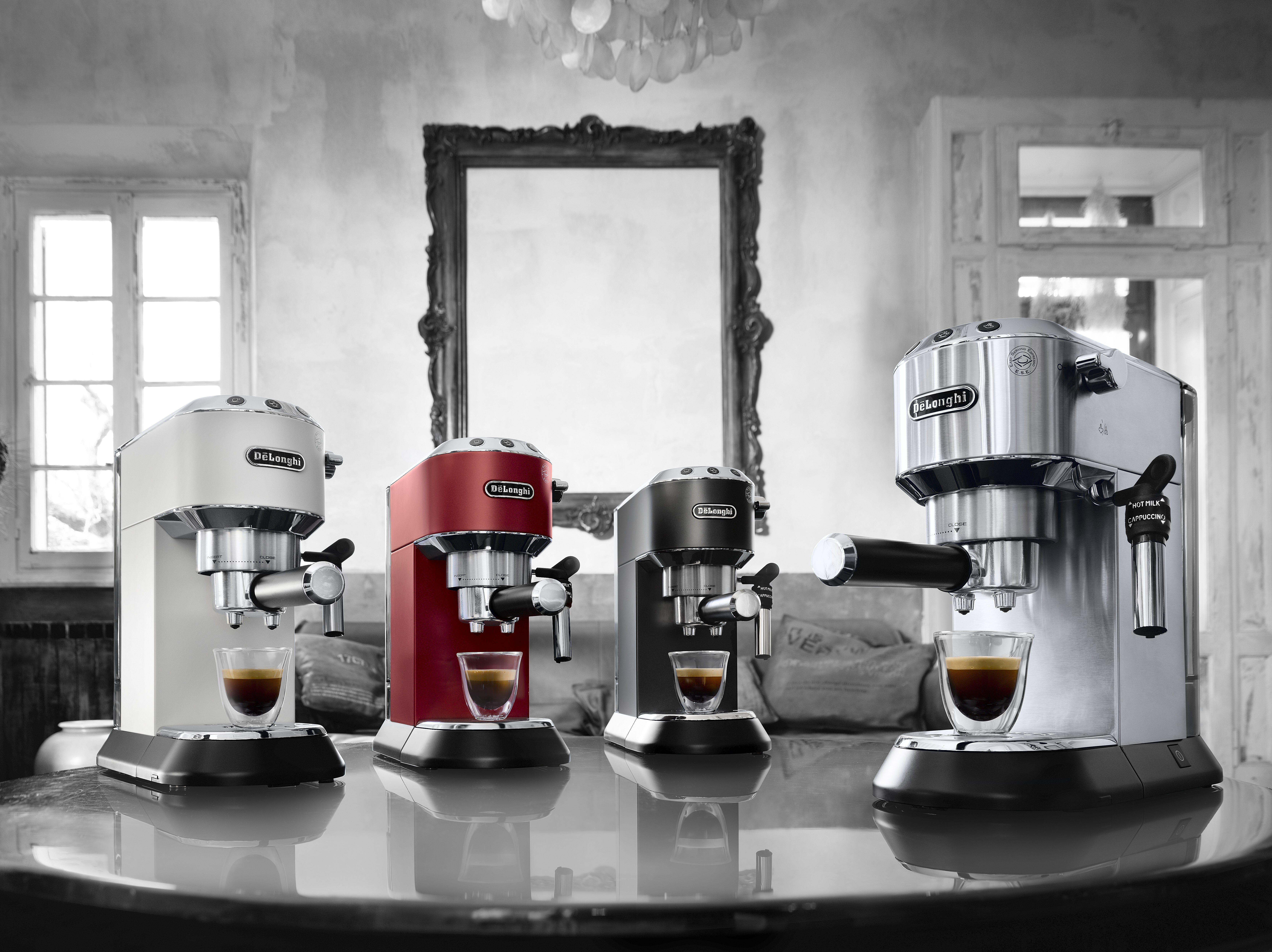 De’Longhi Macchina portafiltro Dedica EC 685 / EC685.BK Nero, argento