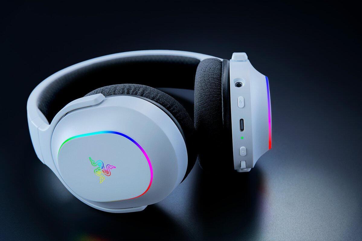 Razer Headset Barracuda X Chroma / RZ04-05220200-R3M1 Schwarz, Weiß
