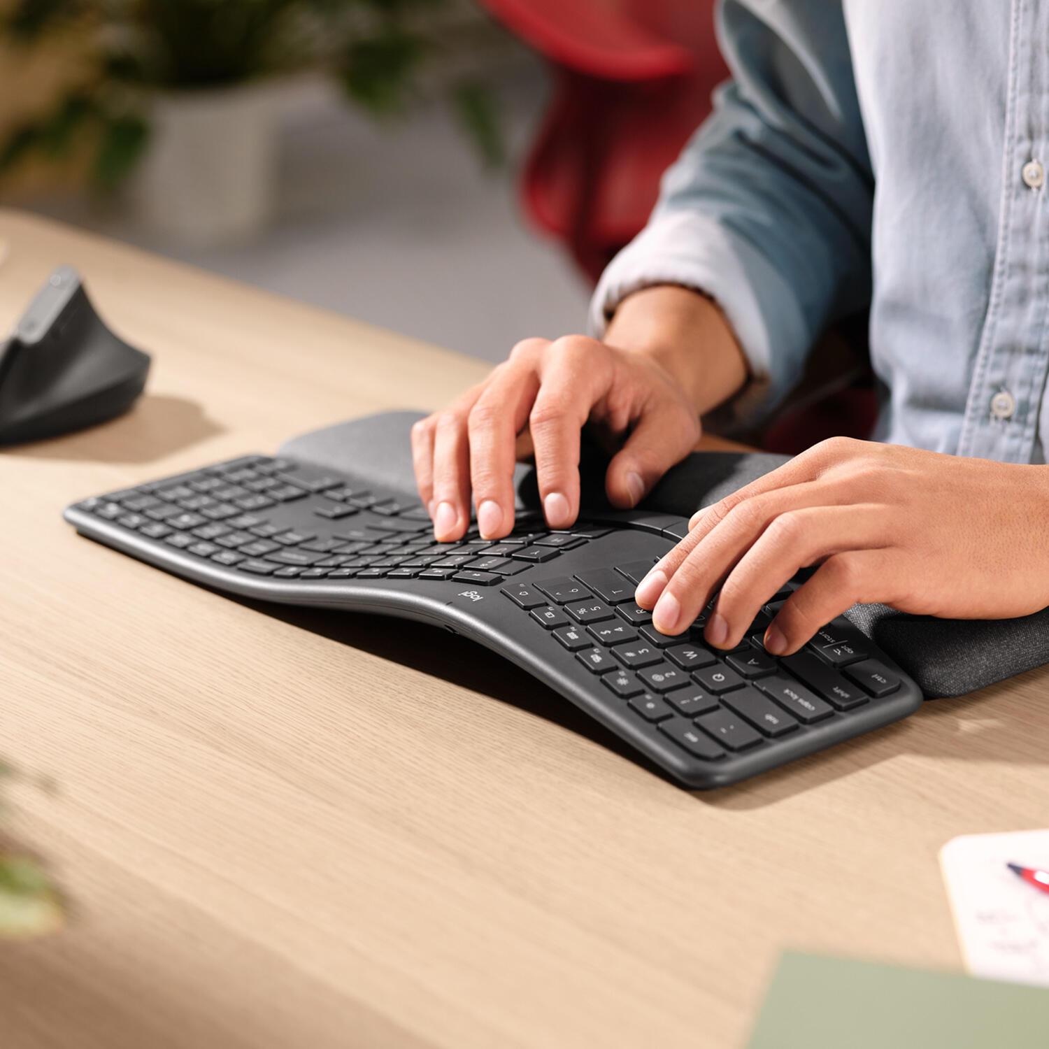 Logitech Teclado K860 Ergo / 920-010108 Grafito