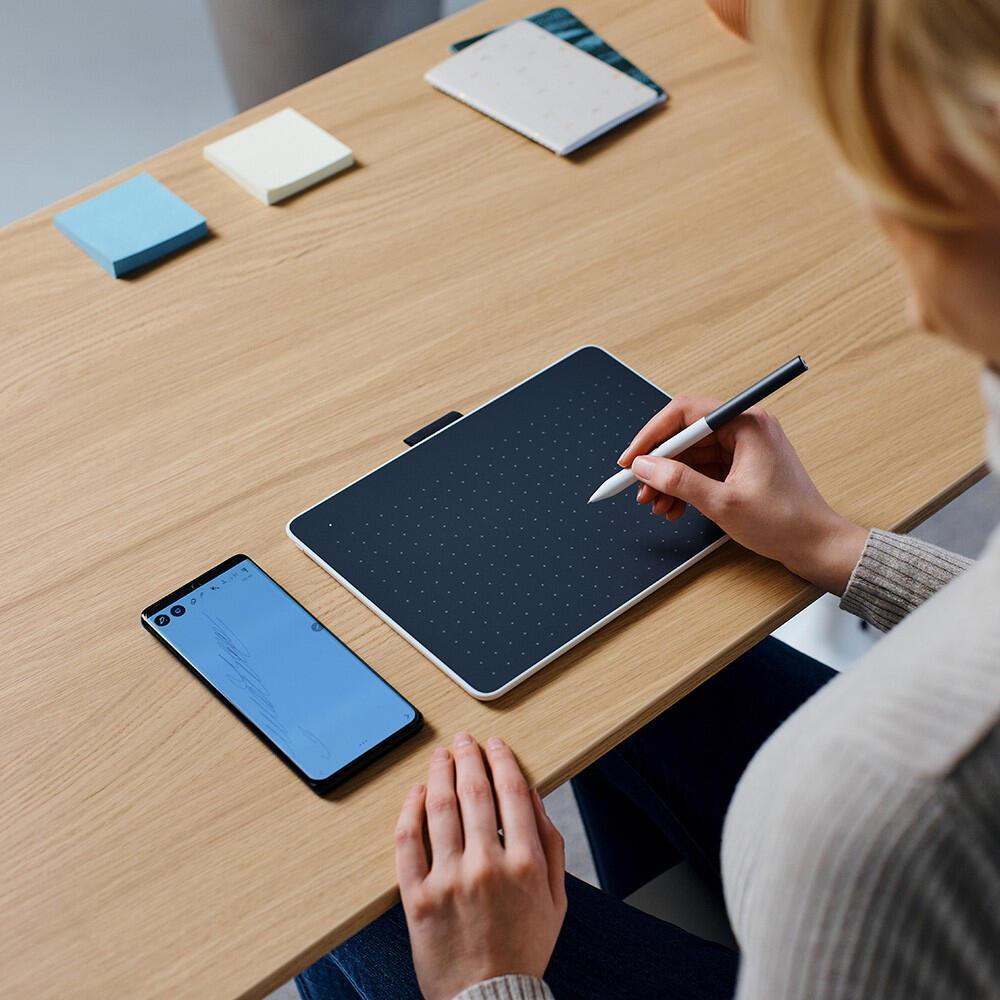 Wacom Tableta One / CTC4110WLW1B Gris, blanco S
