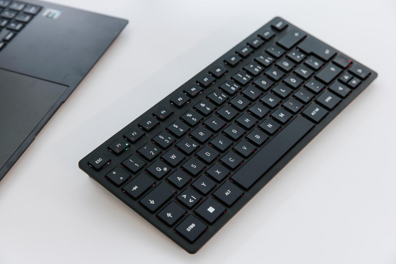 CHERRY Teclado KW 9200 Mini / JK-9250DE-2 Negro