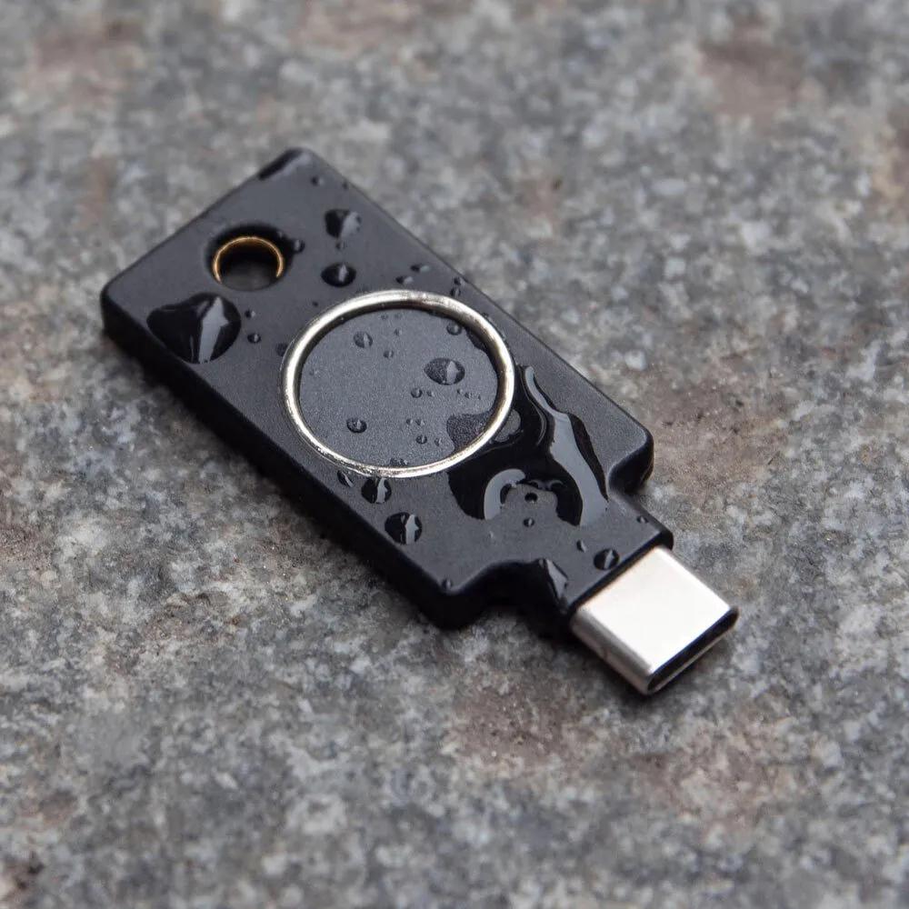Yubico Chiave di sicurezza YubiKey C Bio FIDO / 100949 Nero