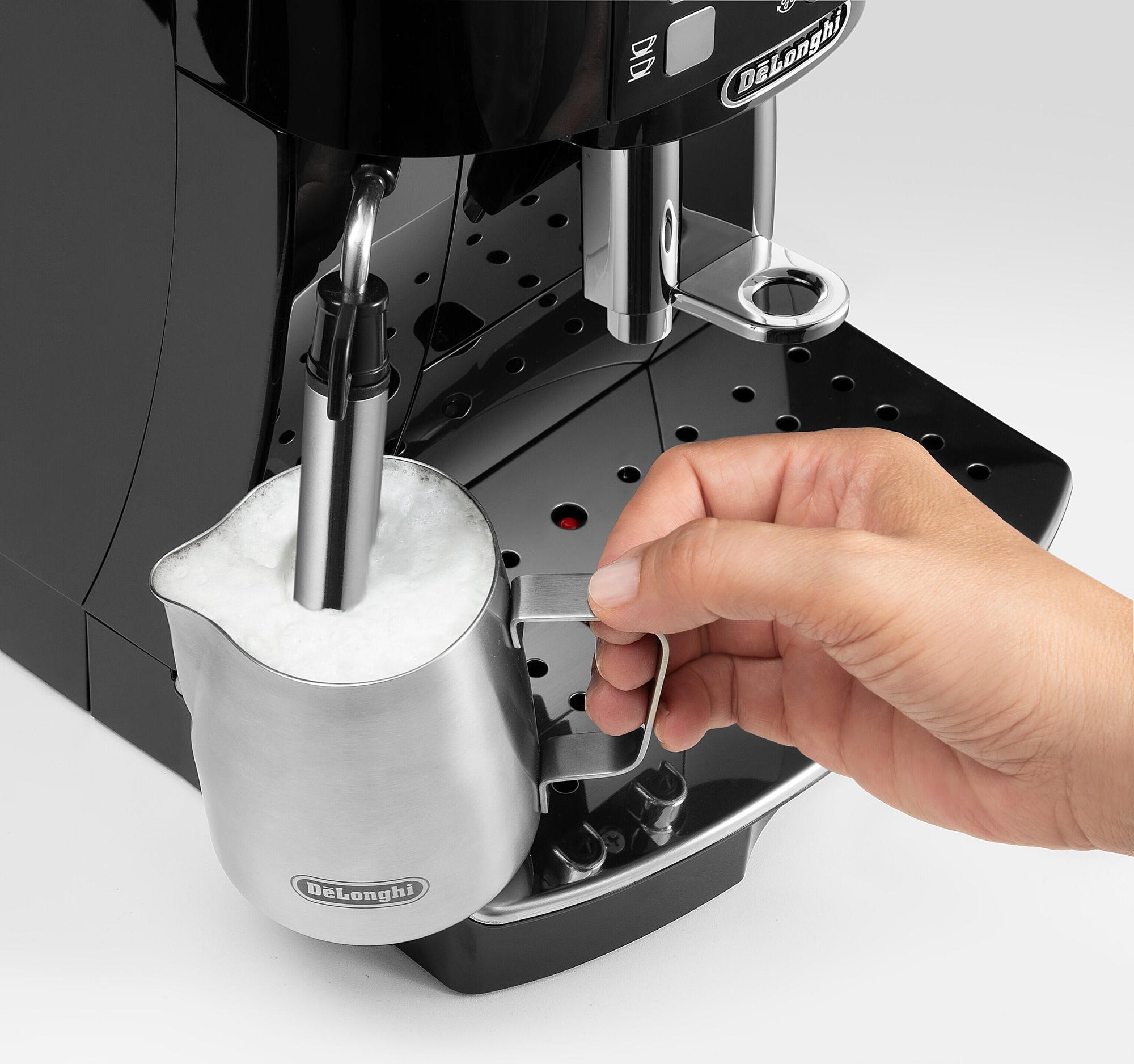 De'Longhi Macchina da caffè completamente automatica Magnifica S / ECAM21.110.B Nero