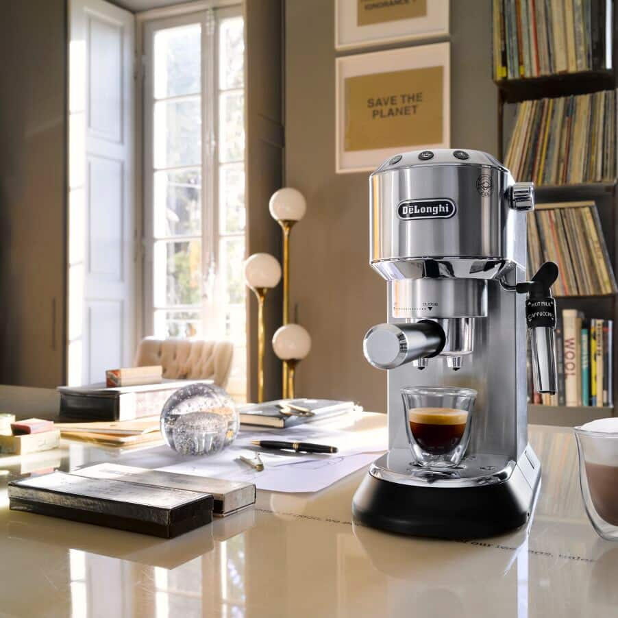 De’Longhi Macchina portafiltro Dedica EC 685 / EC685.M Nero, metallizzato, argento
