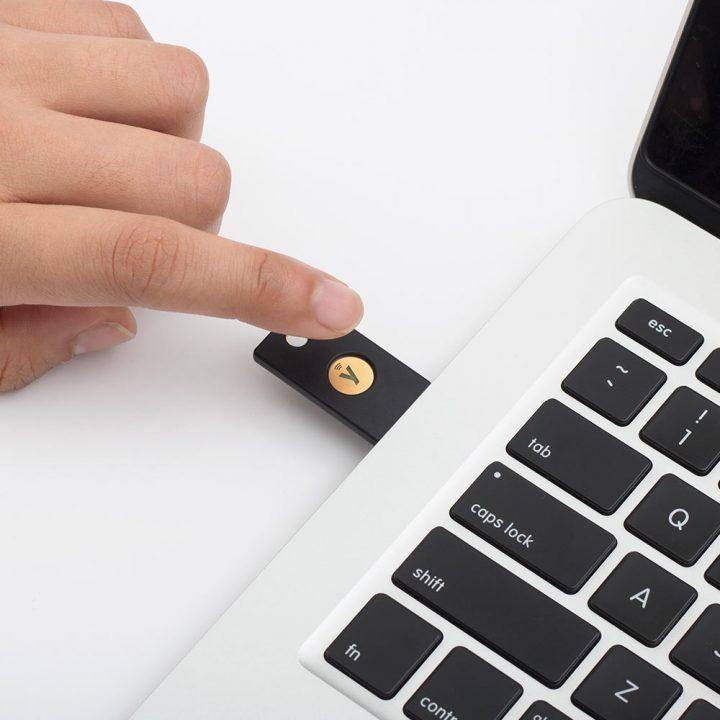 Yubico Sicherheitsschlüssel YubiKey 5 NFC / 100870 Schwarz