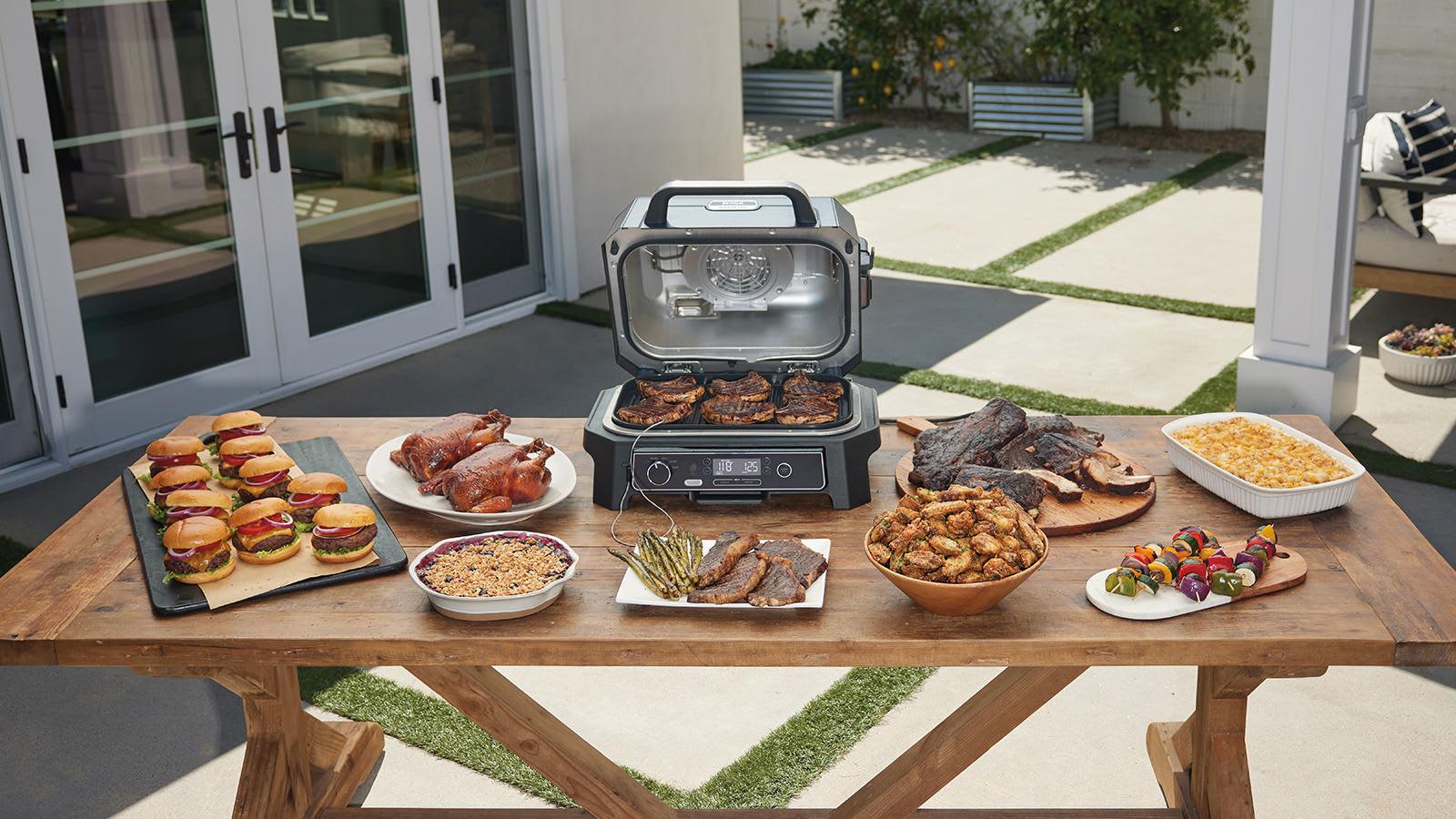 SharkNinja elektrischer Grill Ninja Woodfire Pro XL / OG850EU Schwarz, Grau