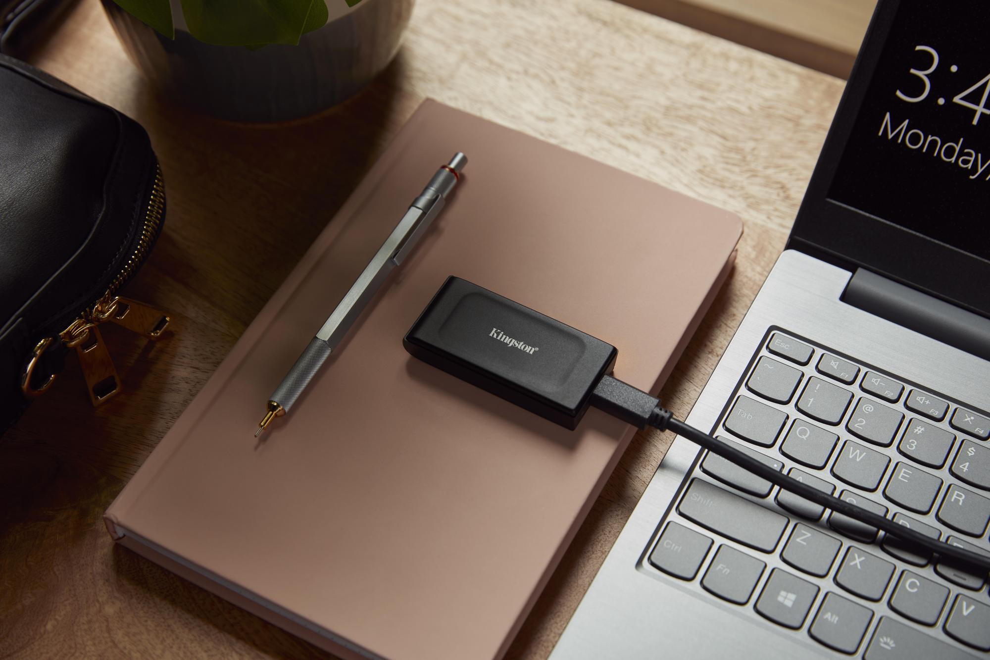 Kingston External SSD XS1000 - 2 TB / SXS1000/2000G Black